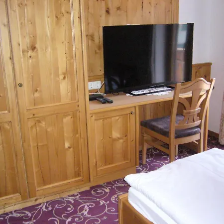 Отель Alpenhotel Pfaffenwinkel 3*